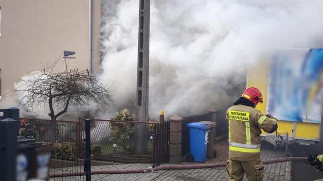 Potężny wybuch wstrząsnął spokojną ulicą Kwiatową w Chełmnie. Rodzice próbowali ratować syna