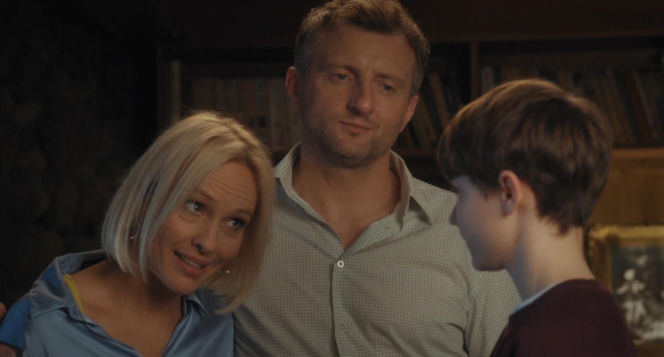 M jak miłość odc. 1921. Dorota (Iwona Rejzner), Bartek (Arkadiusz Smoleński), Franek (Jarosław Śmigielski)