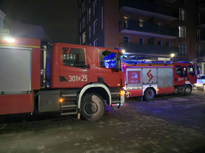 Ewakuacja bloku we Wrocławiu. Mieszkańców obudził żrący zapach chemikaliów