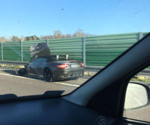 Maserati rozbite na S8. Dwie kolizje w tym samym miejscu