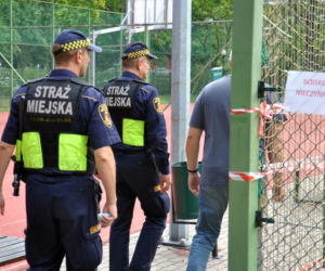 Trwają kontrole strażników miejskich przy warszawskich szkołach