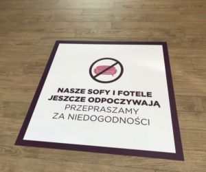 Galerie na Śląsku otwarte! Ludzie bez rękawiczek i z opuszczonymi maskami