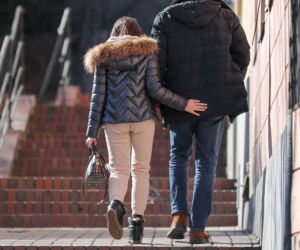 Paulina Koziejowska i Maciej Orłoś na romantycznym spacerze 