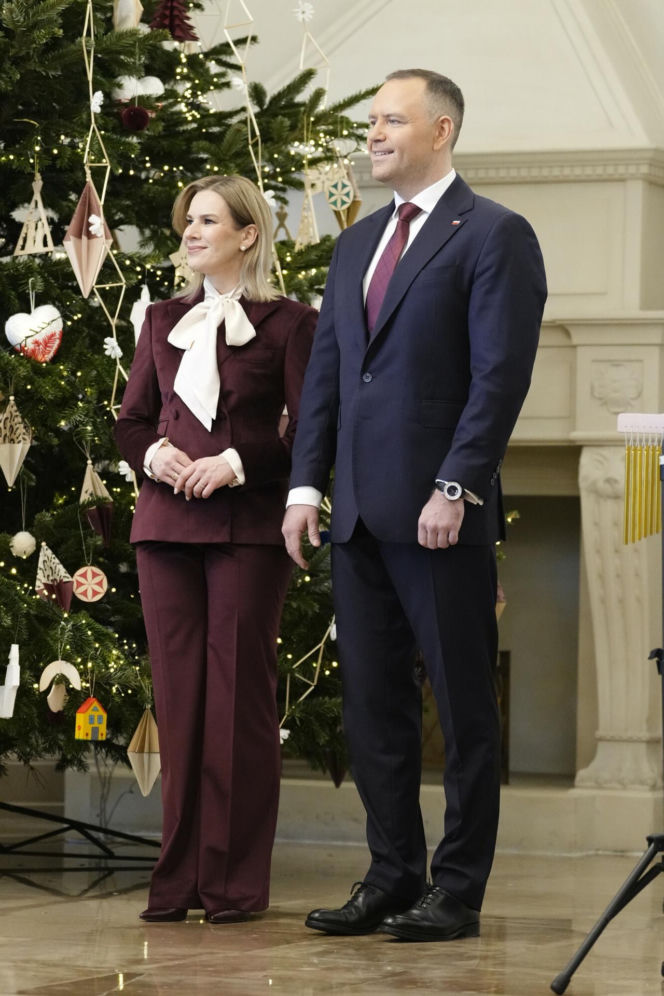 Marta Nawrocka w czerwieni