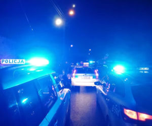 Pościg za pijanym kierowcą. Pirat drogowy próbował staranować radiowóz