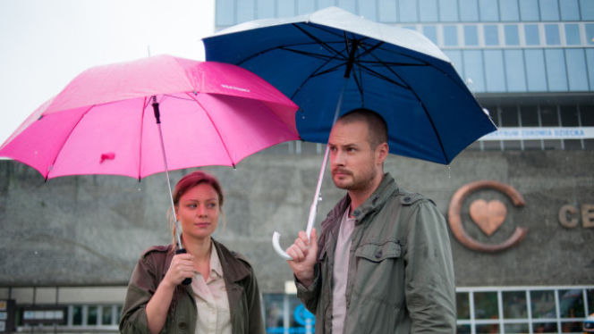 LEKARZE 2 sezon odc. 21. Maks Keller (Paweł Małaszyński), Olga Rojko (Magdalena Boczarska)