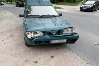 Olsztyn: Stulatek w polonezie wymusił pierwszeństwo i stracił prawo jazdy! Podróżował z 95-latką