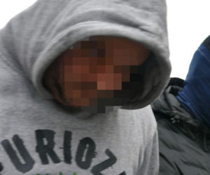 Rodzice zastępczy ze Zgierza doprowadzeni do prokuratury. Co się działo w ich domu?