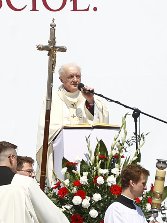 Ulicami przeszła centralna procesja Bożego Ciała. Wystrój ołtarzy nawiązuje do hasła „Wierzę w Kościół Chrystusowy”