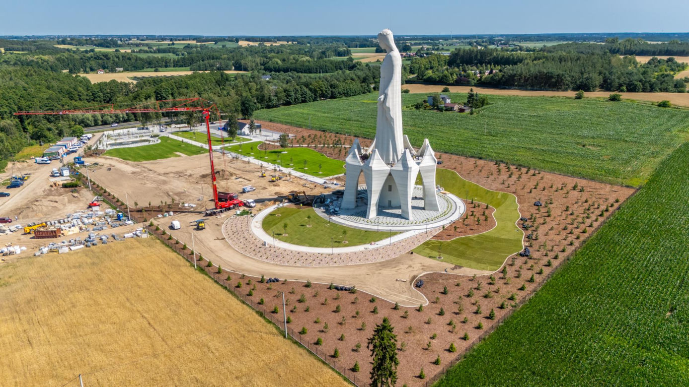 Budowa pomnika Matki Boskiej w Konotopiu