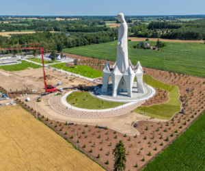 Budowa pomnika Matki Boskiej w Konotopiu