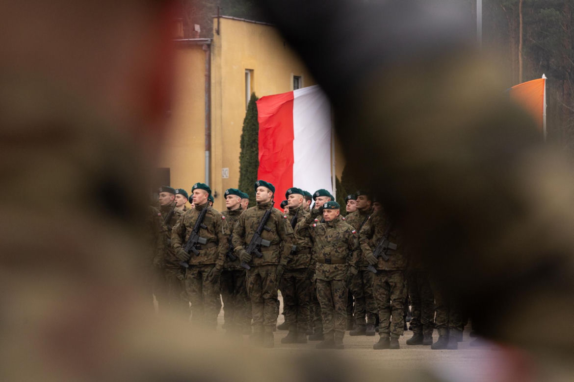 Karol Nawrocki pojawił się na przysiędze żołnierskiej kolegi z ringu