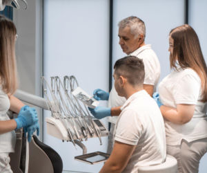 Ranking kierunków medycznych bez matury – gdzie warto inwestować czas i pieniądze?