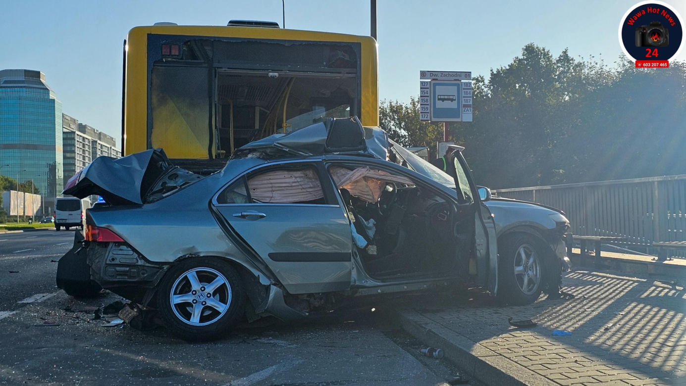 24-latek wbił się w tył autobusu i zmarł. Tragedia w Al. Jerozolimskich w Warszawie