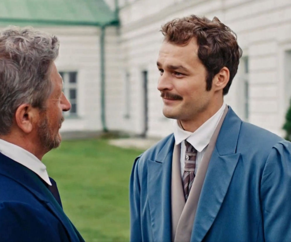 Zniewolona. Grigorij Czerwiński (Michaił Gawriłow), Piotr (Stanisław Bokłan)
