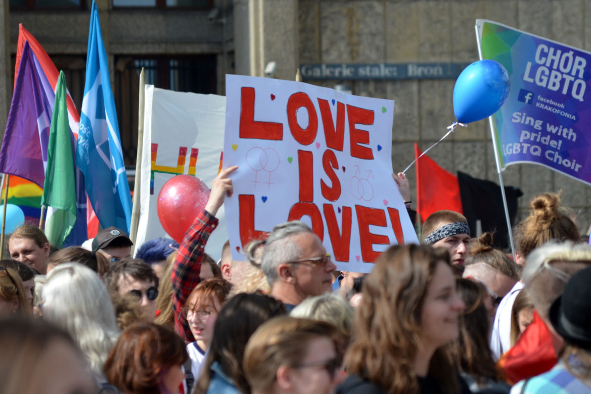 Marsz Równości przejdzie przez Kraków. Tak wyglądały poprzednie parady LGBT