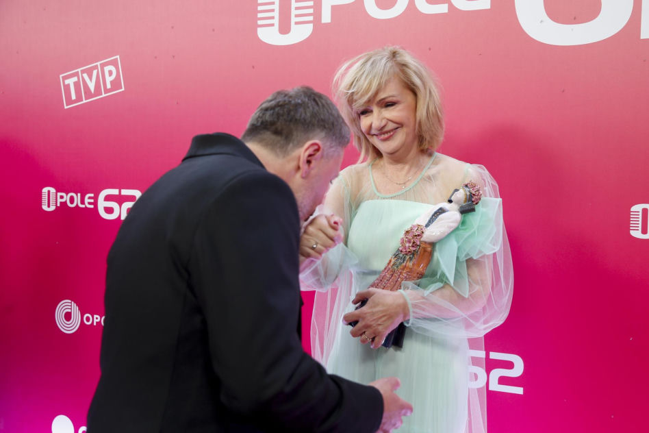 Katarzyna Żak ze łzami w oczach odbiera Nagrodę Publiczności w Opolu: „Nie zapomnę tego do końca życia”