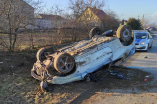Uczył młodszego brata prowadzić auto. Tak skończył się ten amatorski kurs 