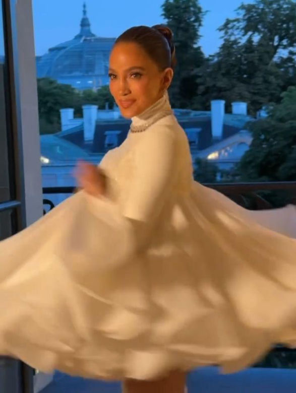 Jennifer Lopez w sukni Stephane'a Rollanda