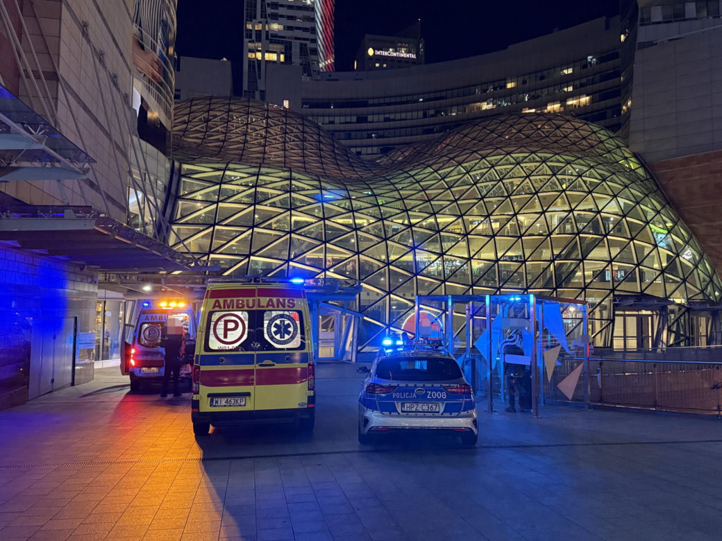 Warszawa. Kobieta skoczyła z piętra w Złotych Tarasach