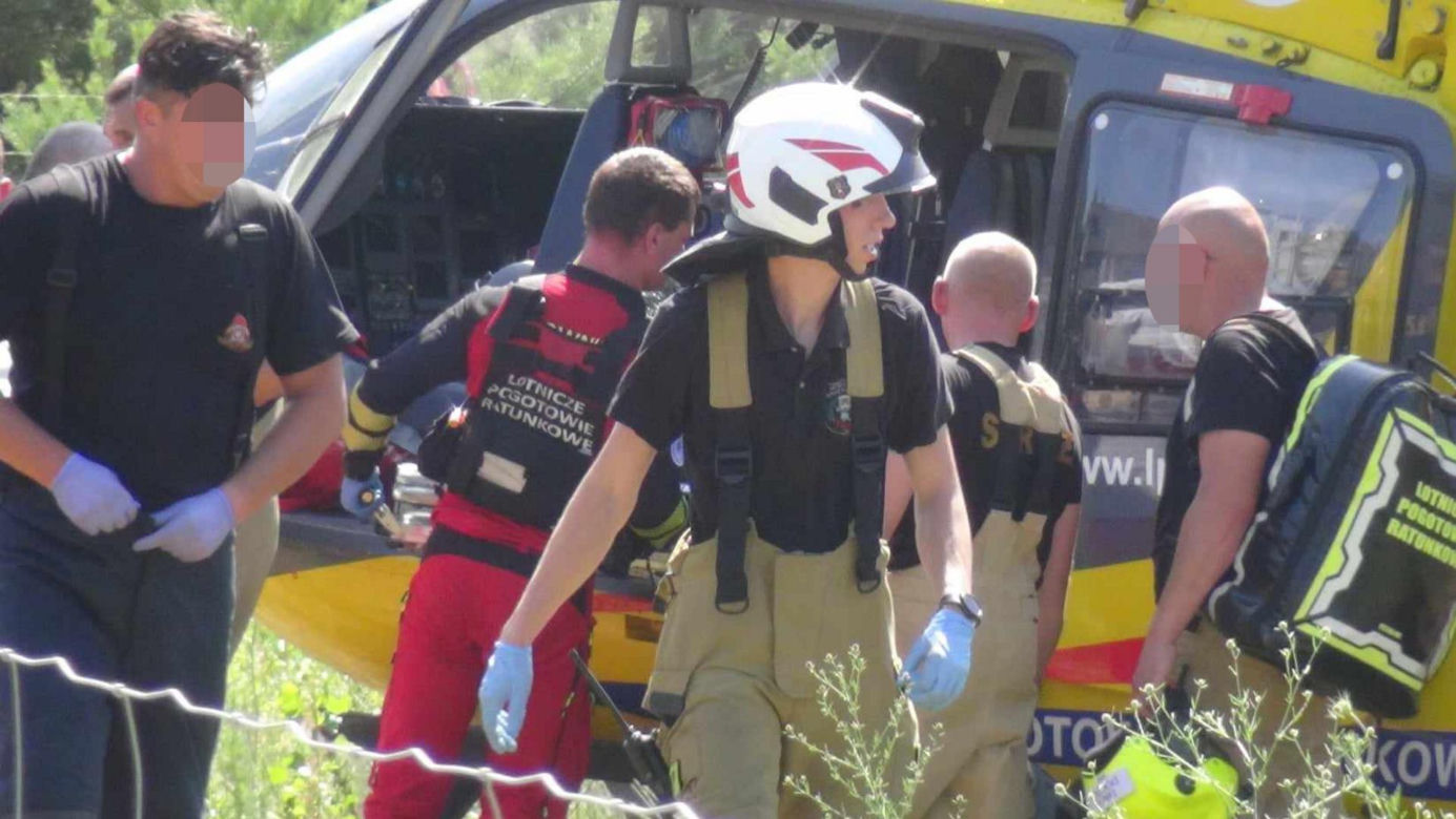 Mężczyzna wciągnięty przez śmieciarkę. Rannego przetransportowano do szpitala w Warszawie