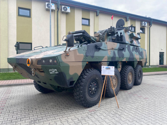 Wojsko opanowało Nowy Sącz.  Ruszyły Wojskowe Targi Służby i Pracy