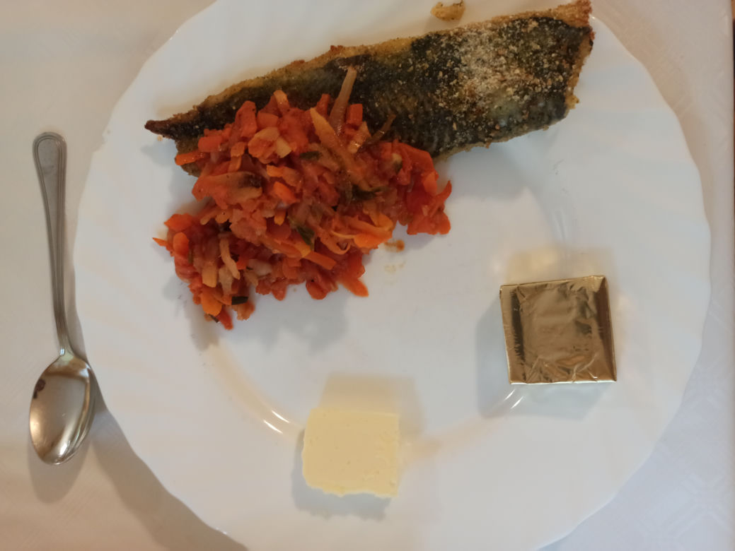 Posiłki w sanatorium. Tym nas karmią na śniadanie, obiad i kolację