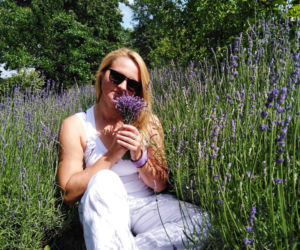 Marzenia trzeba realizować. Monika Dygas realizuje je krok po kroku. Chata Szeptuchy już stoi