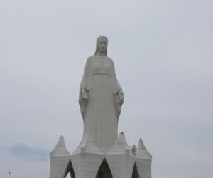 Gigantyczna figura prawie gotowy! 55-metrowa Maryja już przyciąga tłumy. Robi wrażenie