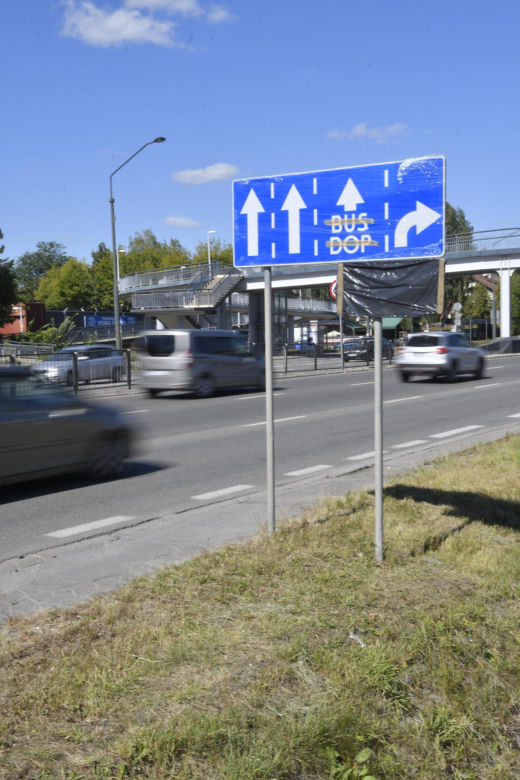 Zarząd Dróg Miejskich wyznacza 10-kilometrowy buspas na ul. Puławskiej. Kierowcy są wściekli!