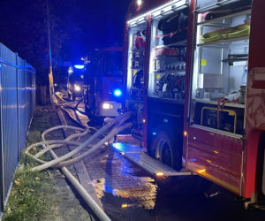 Ogromna akcja straży, pożar w podziemnym garażu na Woli