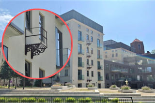 Zbudowali balkony, z których nie da się korzystać. Deweloper tłumaczy