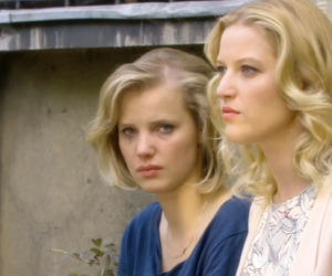 O mnie się nie martw odcinek 10 Iga Małecka (Joanna Kulig), Asia (Aleksandra Domańska)