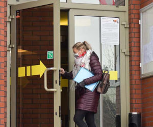 Wyrzucili ją z pracy bo skarżyła się na brak masecek