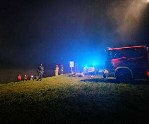 Dostawczak wjechał prosto do stawu. Nie żyje 22-letnia Ukrainka! Tragedia w Oświęcimiu