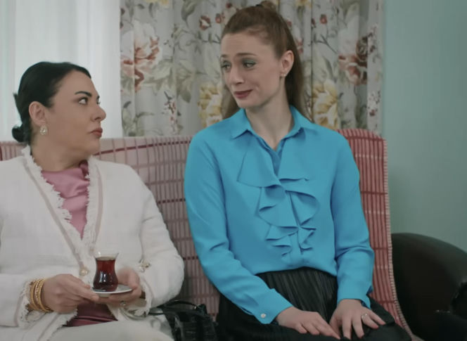 Panna Młoda, odcinek 18.. Derya, Mukadder