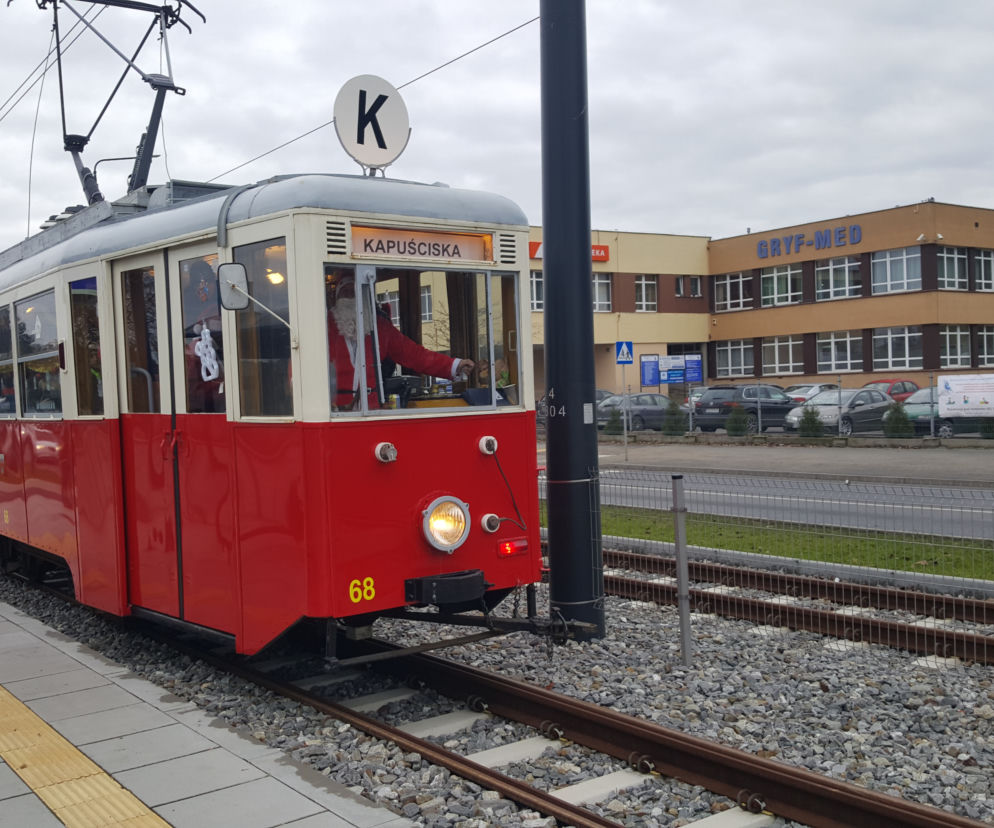 Tramwaj woził bydgoszczan po Górnym Tarasie. Kiedy wróci tu na stałe? 