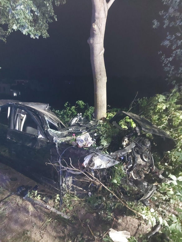 Niespokojna noc na gdańskich drogach. Dwa wypadki i uwięzieni ludzie w samochodach