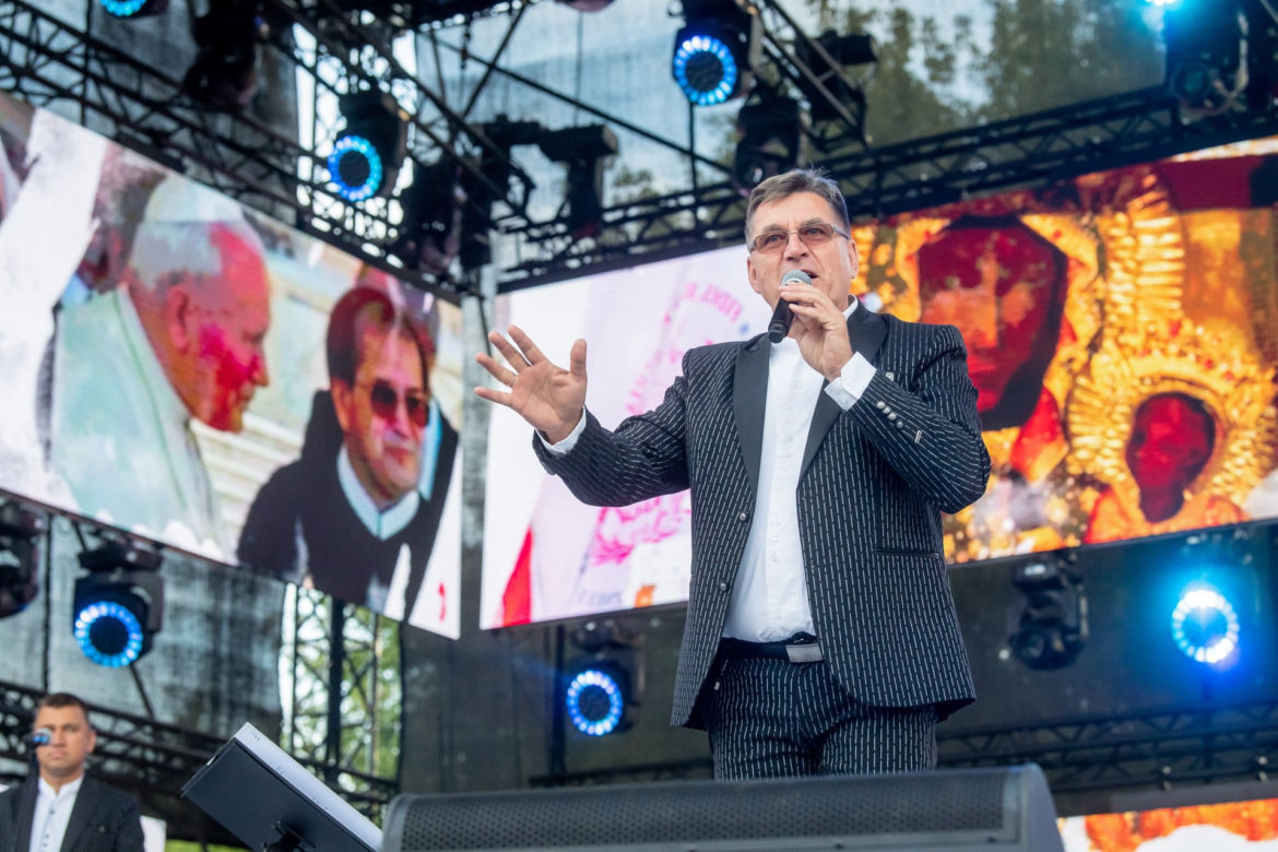 Tak bawili się u Ojca Rydzyka. Bayer Full na 30. urodzinach Radia Maryja