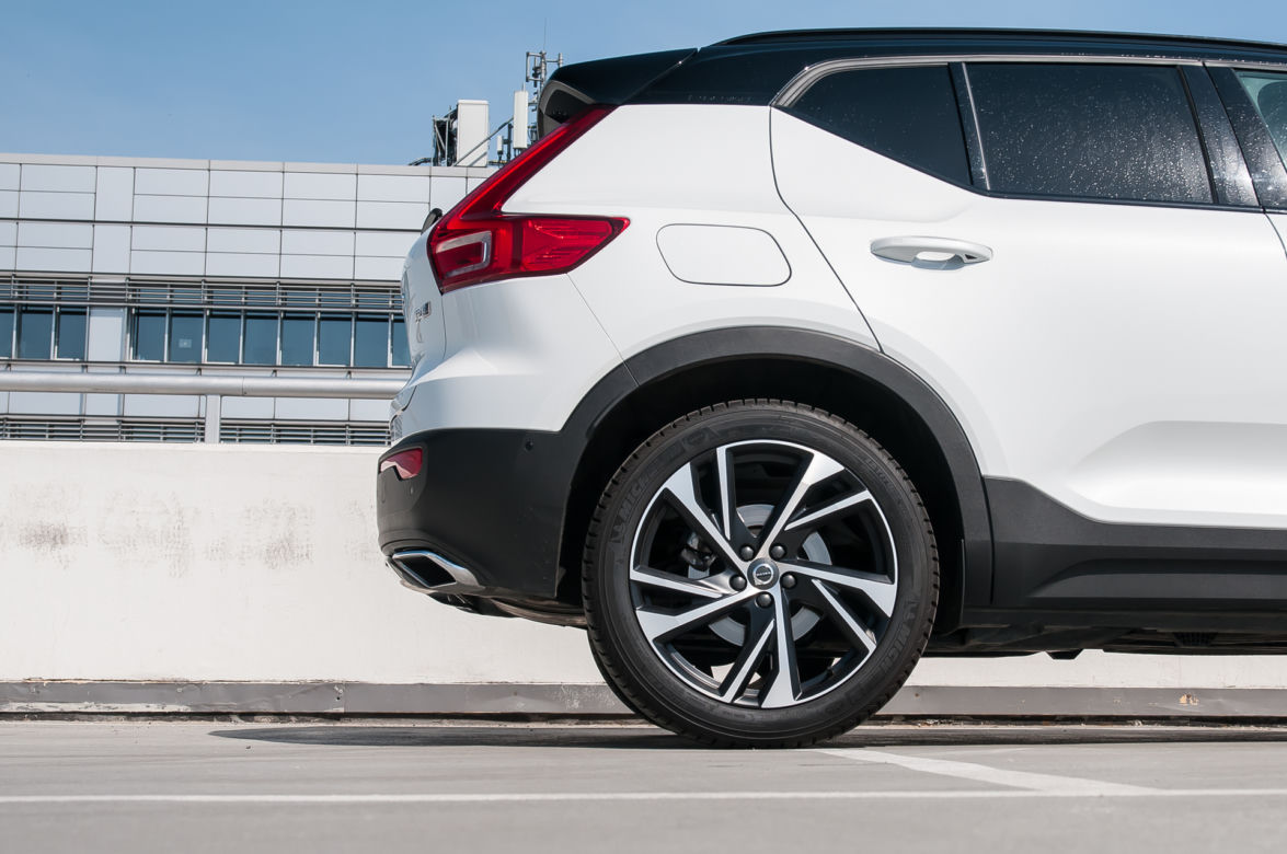 Volvo XC40 D4 190 KM R Design