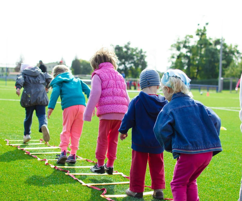 Spektrum autyzmu w domu – codzienność rodziców i rodzeństwa