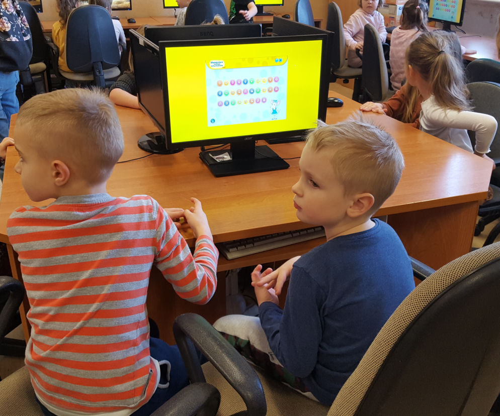 Przedszkolaki uczą się informatyki. Zajęcia dla nich organizuje Szkoła Podstawowa nr 3