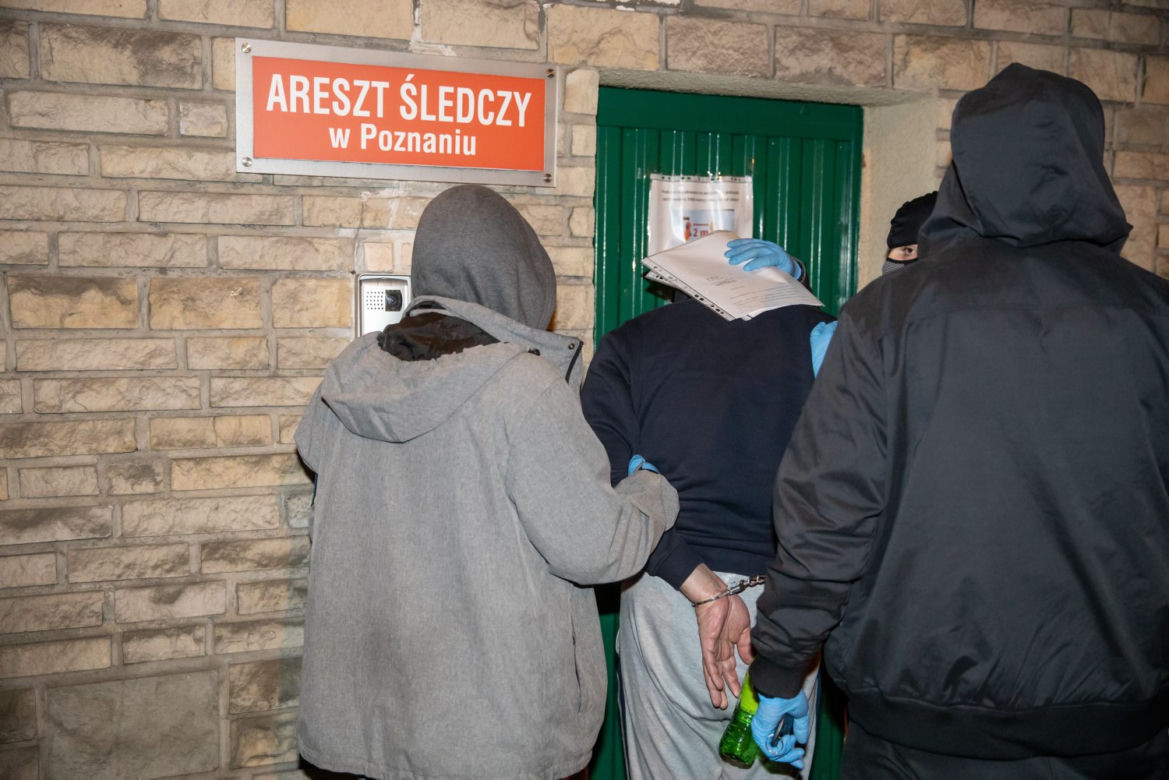 Hoss aresztowany. Chodził w masecze a dobytek nosił w torbie za 10tys zł
