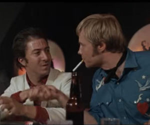 Dustin Hoffman nie grał, gdy uderzył w maskę taksówki. Tak powstała kultowa scena filmowa
