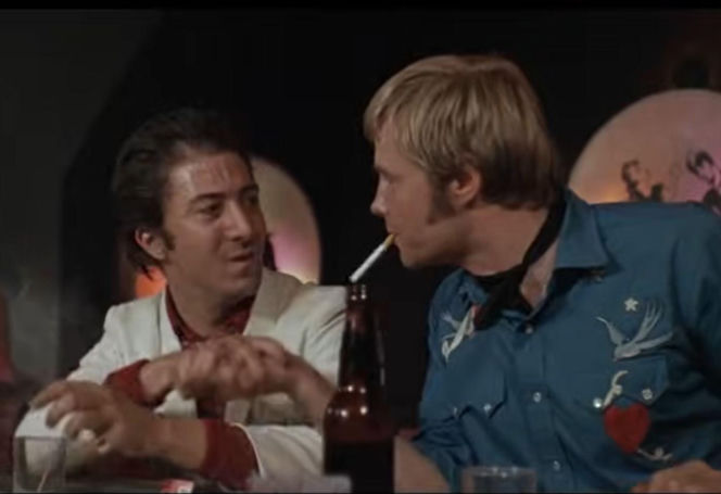 Dustin Hoffman nie grał, gdy uderzył w maskę taksówki. Tak powstała kultowa scena filmowa