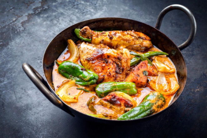 Egzotyczny obiad bez wysiłku. Kurczak kokosowy z batatami Cię zachwyci