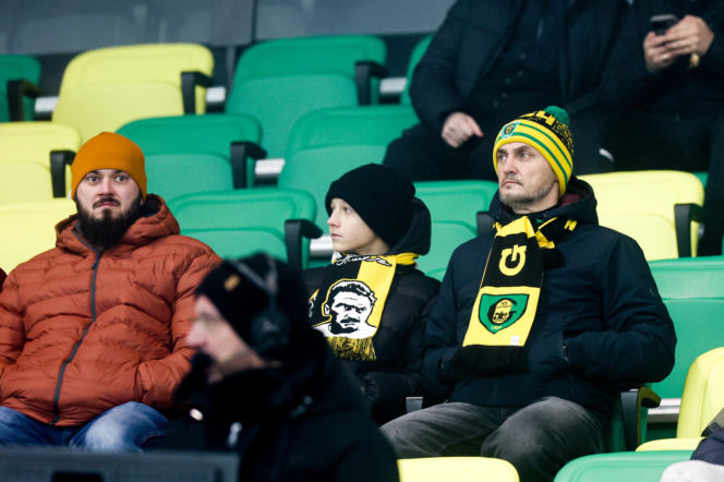 Kibice GKS Katowice dopingowali piłkarzy w meczu z Pogonią