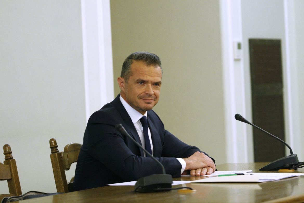 Ukrainiec Nowak zarabia więcej niż premier