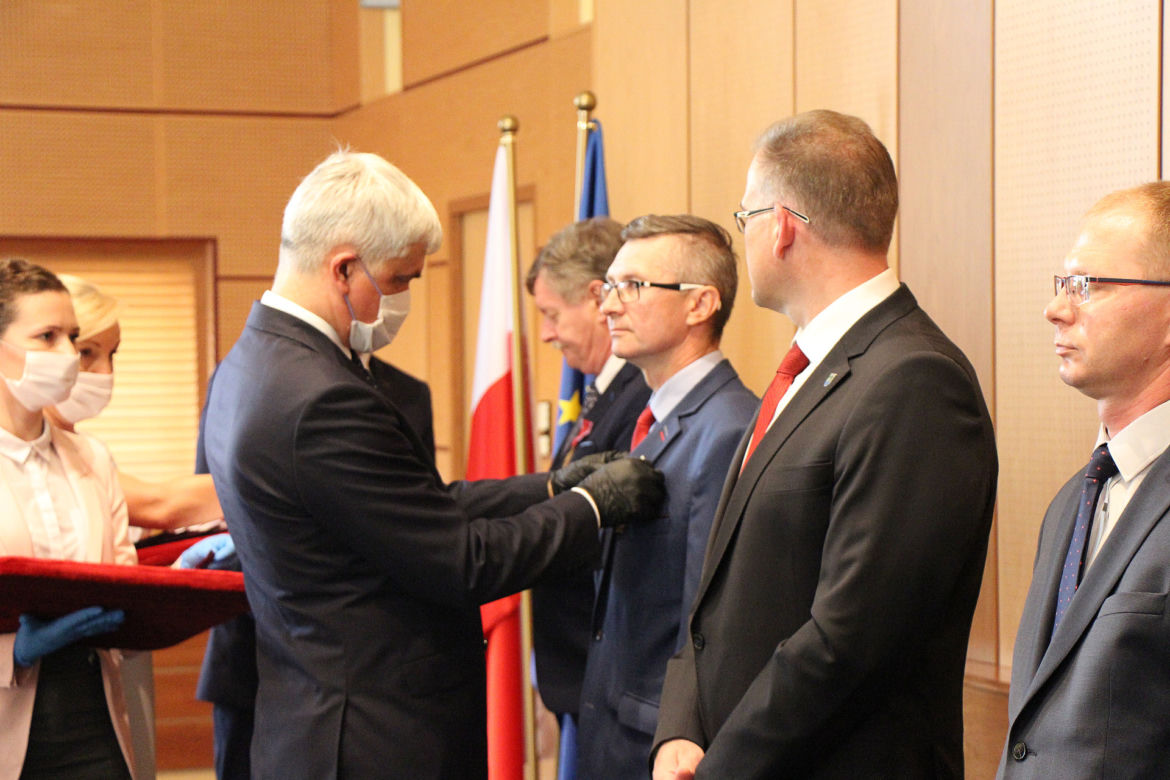 Podlaskie. Prezydent RP Andrzej Duda przyznał państwowe odznaczenia samorządowcom