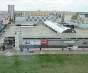  Zwłoki mężczyzny pod galerią handlową na Pradze-Południe